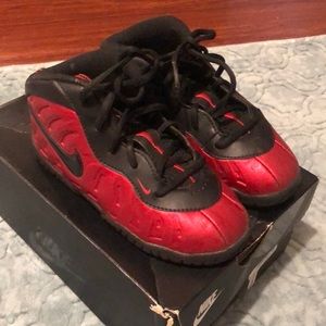 University red Nike little posite pro